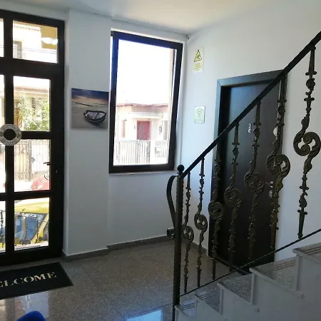 Holiday House Appart hôtel *
